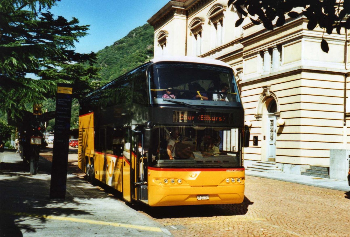 (119'315) - PostAuto Graubnden - GR 102'368 - Neoplan am 26. Juli 2009 beim Bahnhof Bellinzona