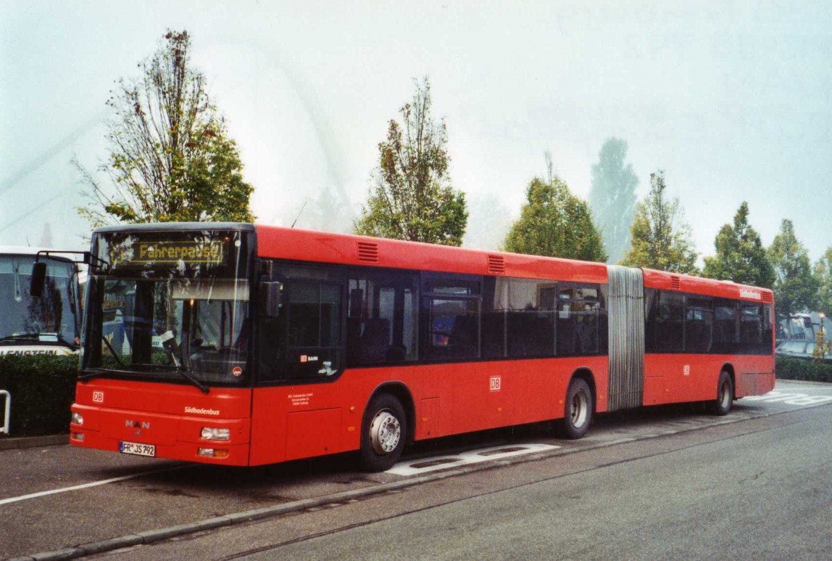 (121'512) - SBG Freiburg - FR-JS 792 - MAN am 19. Oktober 2009 in Rust, Europapark