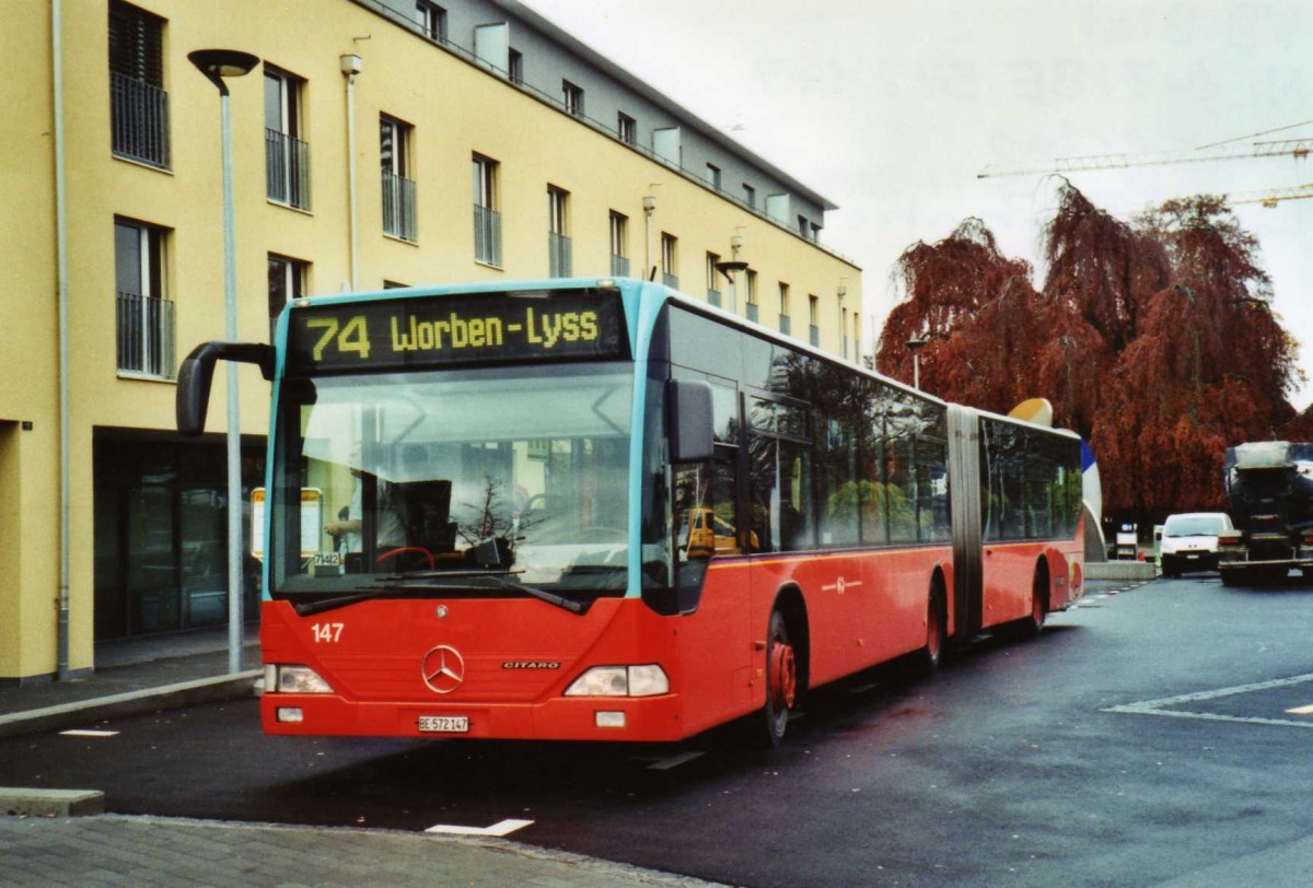 (122'036) - VB Biel - Nr. 147/BE 572'147 - Mercedes am 16. November 2009 beim Bahnhof Lyss