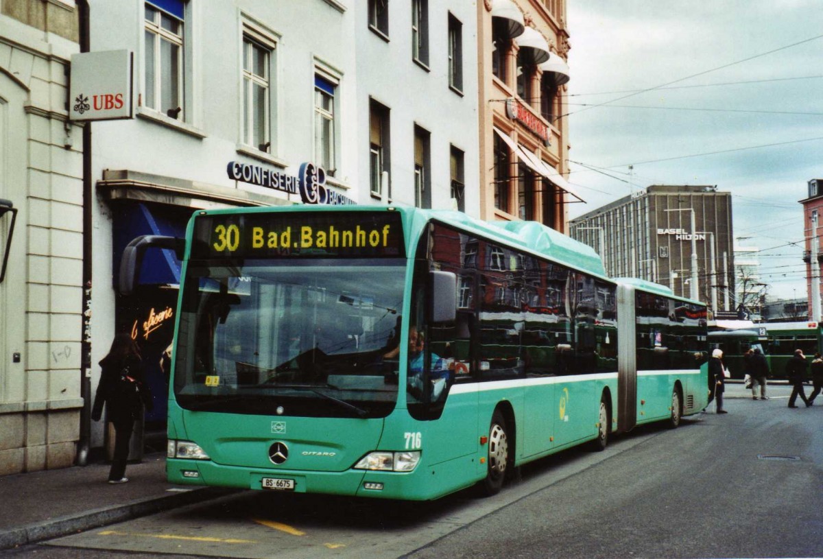 (122'104) - BVB Basel - Nr. 716/BS 6675 - Mercedes am 17. November 2009 beim Bahnhof Basel