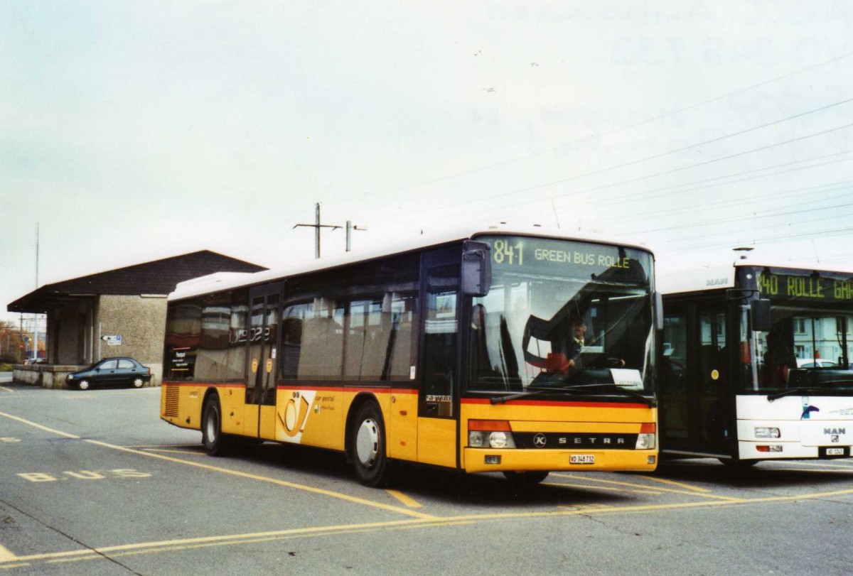 (122'412) - ARCC Aubonne - VD 348'732 - Setra am 19. November 2009 beim Bahnhof Rolle