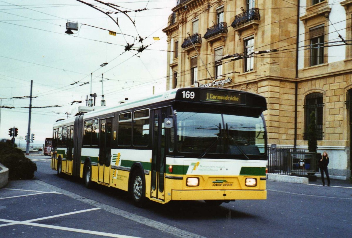 (122'534) - TN Neuchtel - Nr. 169 - FBW/Hess Gelenktrolleybus am 5. Dezember 2009 in Neuchtel, Place Pury