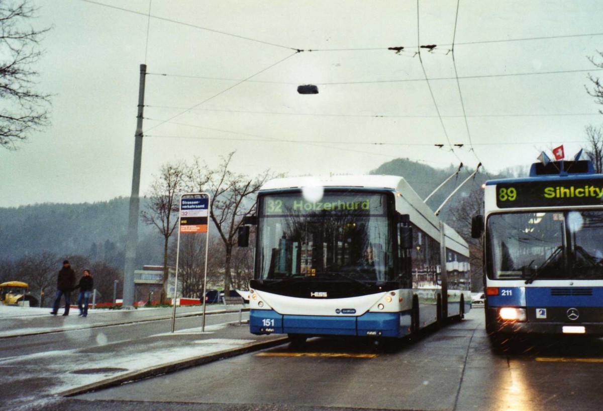 (123'012) - VBZ Zrich - Nr. 151 - Hess/Hess Gelenktrolleybus am 13. Dezember 2009 in Zrich, Strassenverkehrsamt