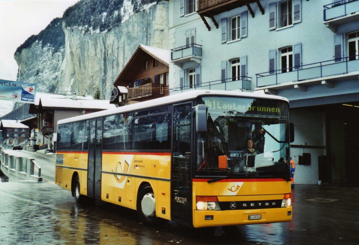 (123'136) - Schmocker, Stechelberg - Nr. 1/BE 476'514 - Setra am 22. Dezember 2009 beim Bahnhof Lauterbrunnen