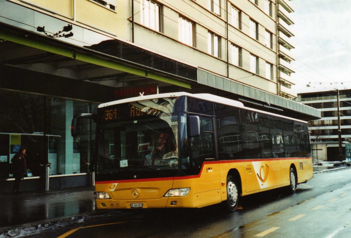 (123'218) - AVA Aarberg - Nr. 6/BE 666'081 - Mercedes am 23. Dezember 2009 beim Bahnhof Biel