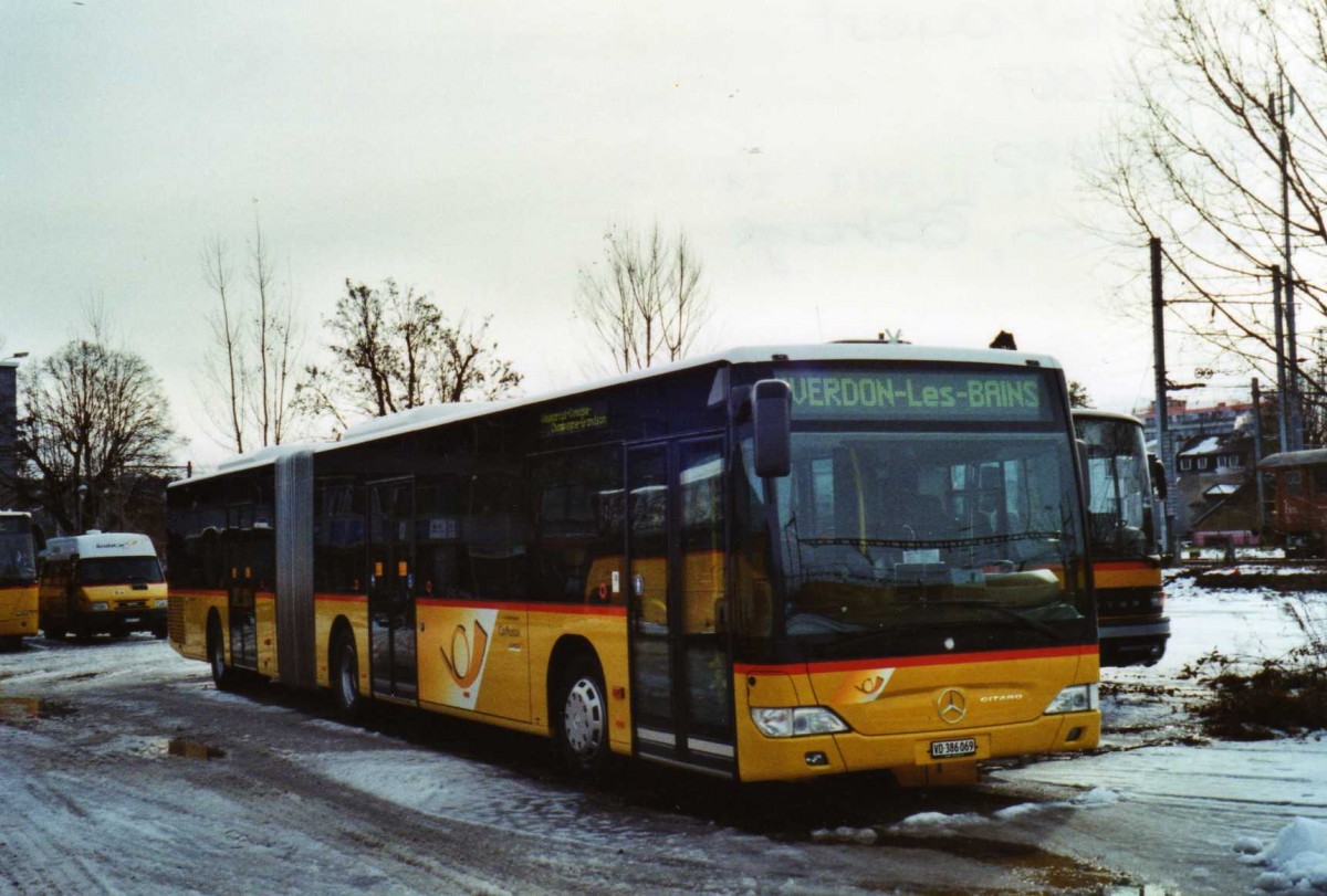 (123'313) - CarPostal Ouest - VD 386'069 - Mercedes am 23. Dezember 2009 in Yverdon, Garage