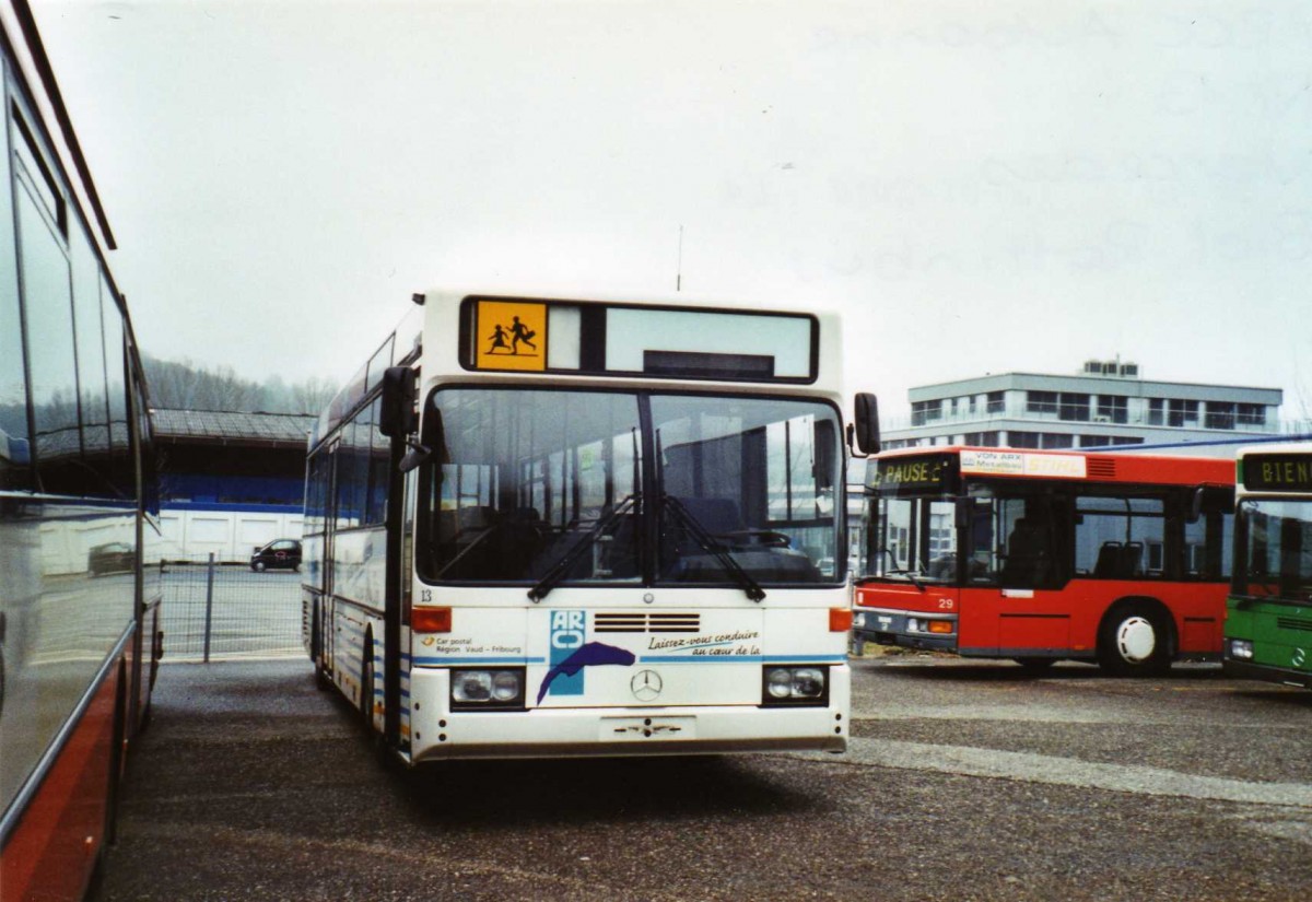 (123'425) - ARCC Aubonne - Nr. 13 - Mercedes am 1. Januar 2010 in Biel, Rattinbus