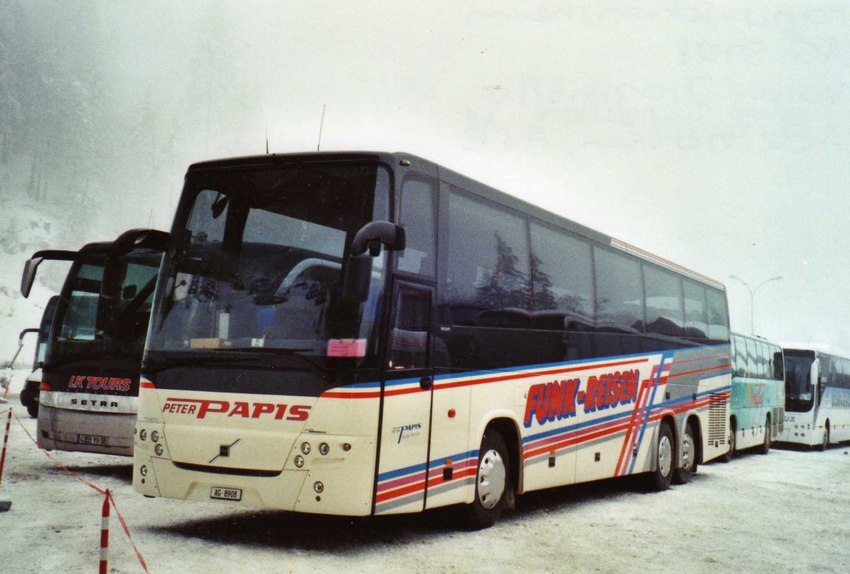 (123'810) - Papis, Schafisbeim - AG 8908 - Volvo/Drgmller am 9. Januar 2010 in Adelboden, ASB