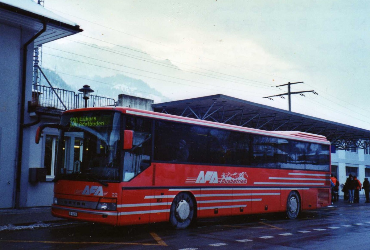 (124'007) - AFA Adelboden - Nr. 22/BE 26'708 - Setra (ex Nr. 8) am 10. Januar 2010 beim Bahnhof Frutigen