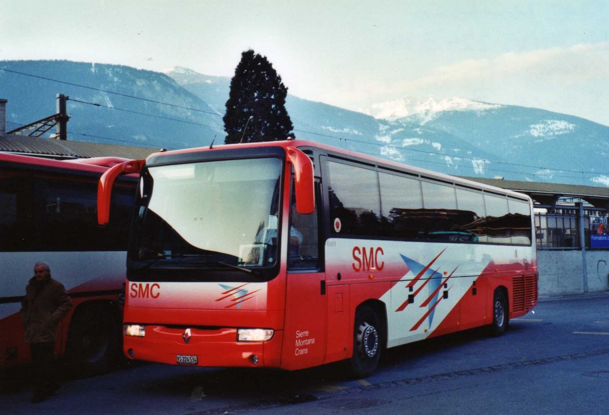 (124'613) - SMC Montana - Nr. 34/VS 224'534 - Renault am 9. Mrz 2010 beim Bahnhof Sierre