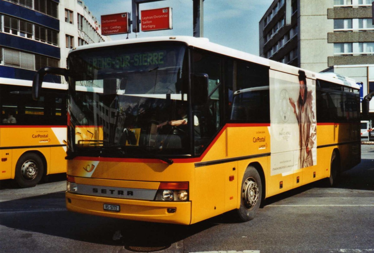 (124'715) - Mabillard, Lens - VS 5772 - Setra am 9. Mrz 2010 beim Bahnhof Sion