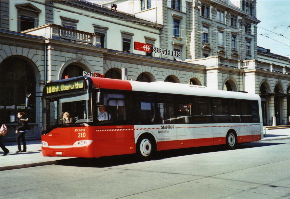 (125'033) - SW Winterthur - Nr. 210/ZH 730'210 - Solaris am 17. Mrz 2010 beim Hauptbahnhof Winterthur