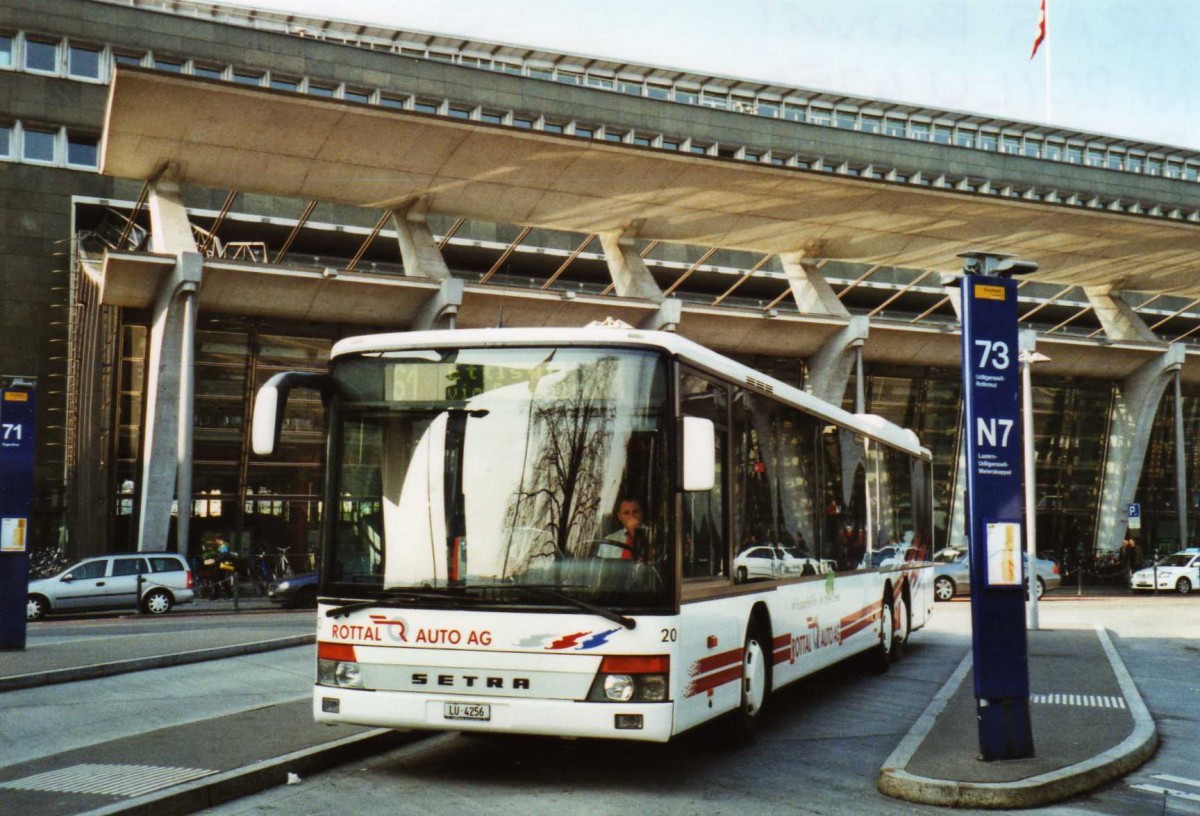 (125'611) - ARAG Ruswil - Nr. 20/LU 4256 - Setra am 24. April 2010 beim Bahnhof Luzern