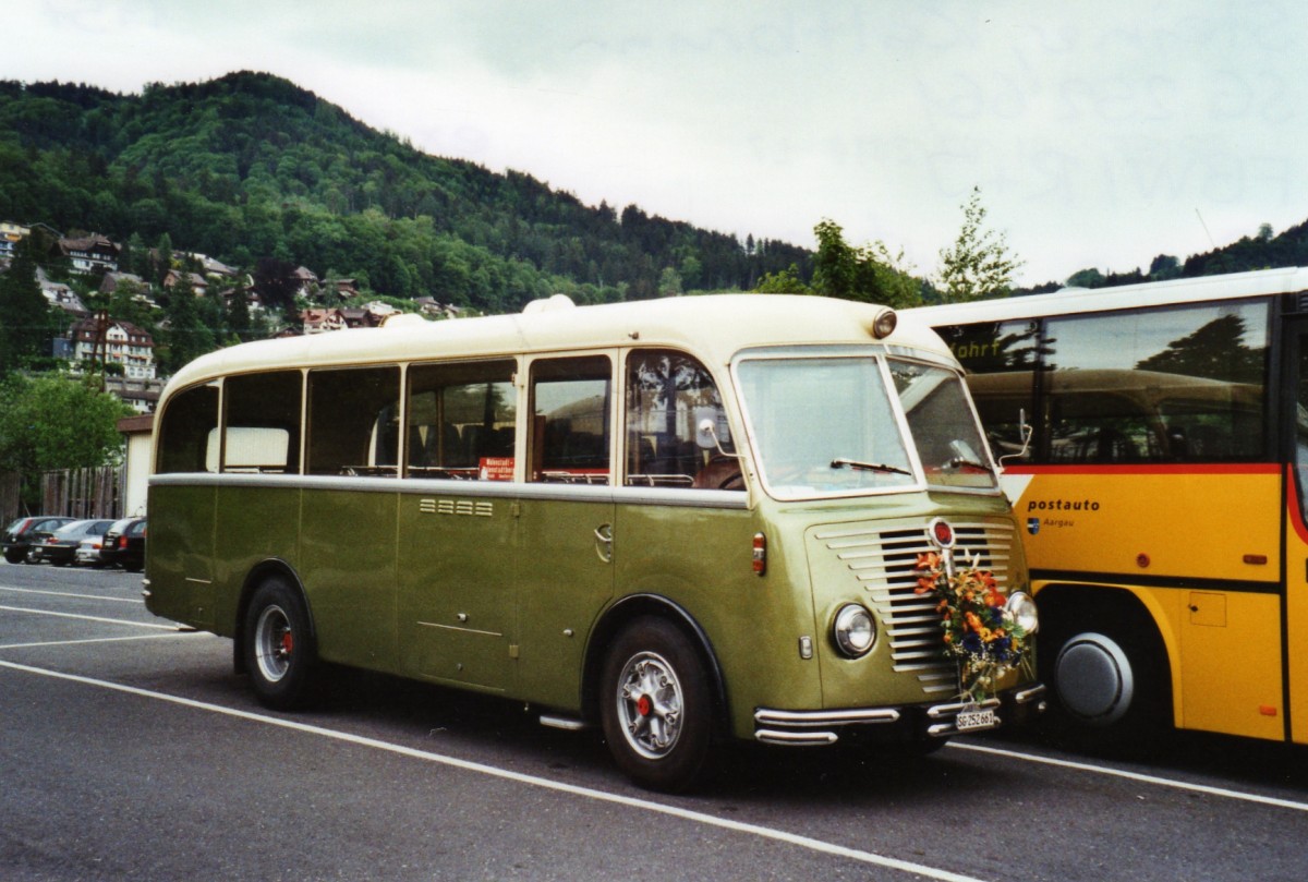 (126'521) - Steiner, Kaltbrunn - SG 252'661 - FBW/R&J (ex Grnenfelder, Walenstadt) am 26. Mai 2010 in Thun, Seestrasse