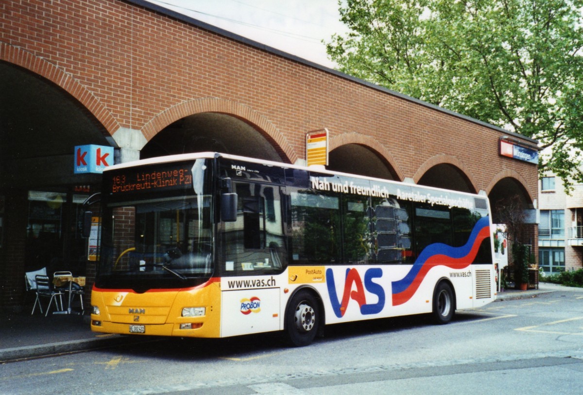 (126'826) - Lengacher, Mnsingen - Nr. 6/BE 382'422 - MAN/Gppel am 9. Juni 2010 beim Bahnhof Mnsingen