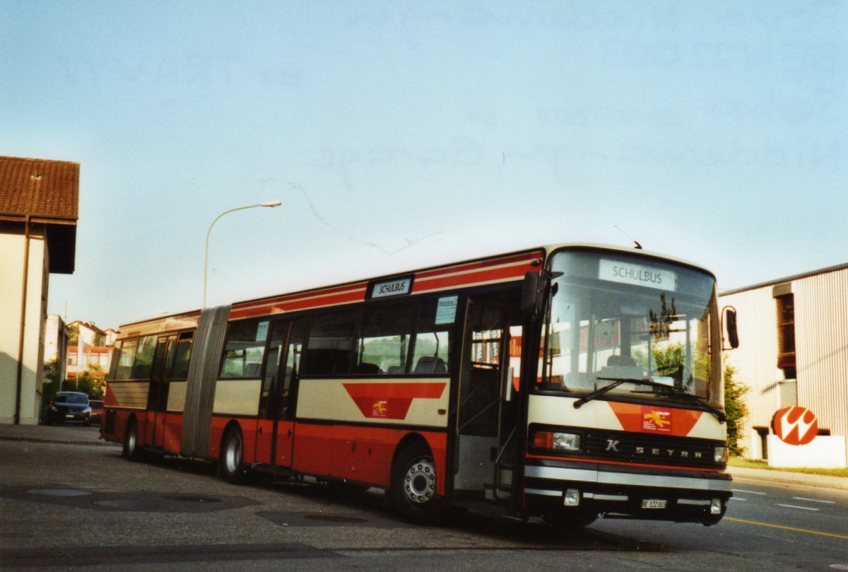 (127'336) - Peyer, Niederwangen - BE 122'003 - Setra (ex TRAVYS Yverdon; ex TPYG Yverdon) am 28. Juni 2010 in Niederwangen, Garage