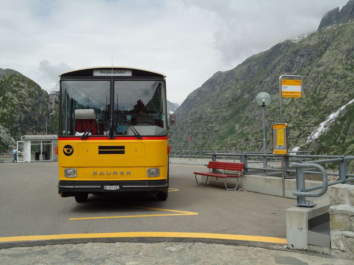 (127'530) - AVG Meiringen - Nr. 74/BE 607'481 - Saurer/R&J (ex P 24'357) am 4. Juli 2010 in Grimsel, Hospiz