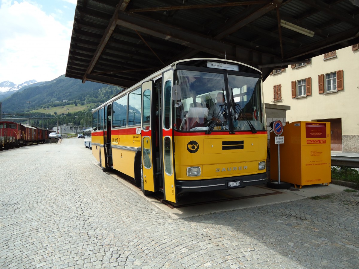 (127'585) - AVG Meiringen - Nr. 74/BE 607'481 - Saurer/R&J (ex P 24'357) am 4. Juli 2010 beim Bahnhof Airolo