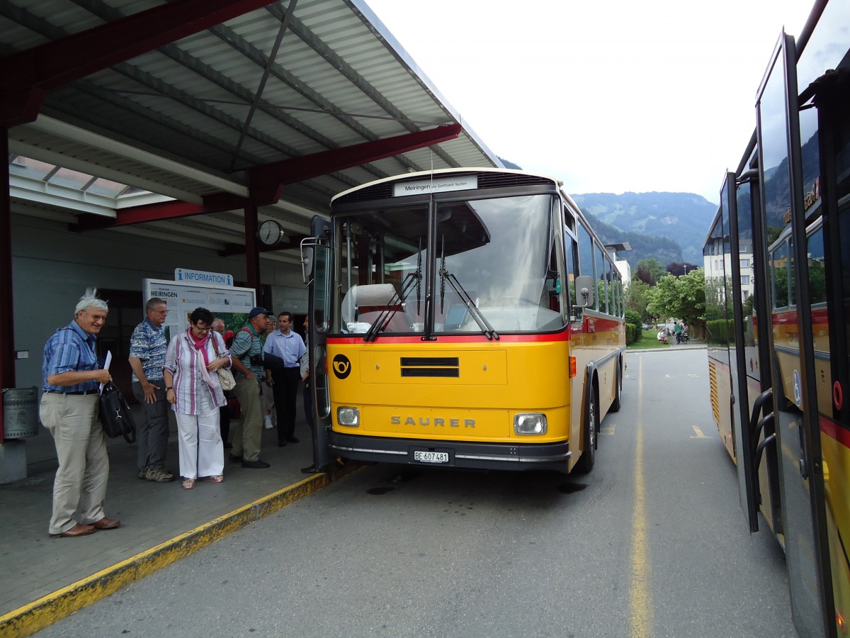 (127'630) - AVG Meiringen - Nr. 74/BE 607'481 - Saurer/R&J (ex P 24'357) am 4. Juli 2010 in Meiringen, Postautostation