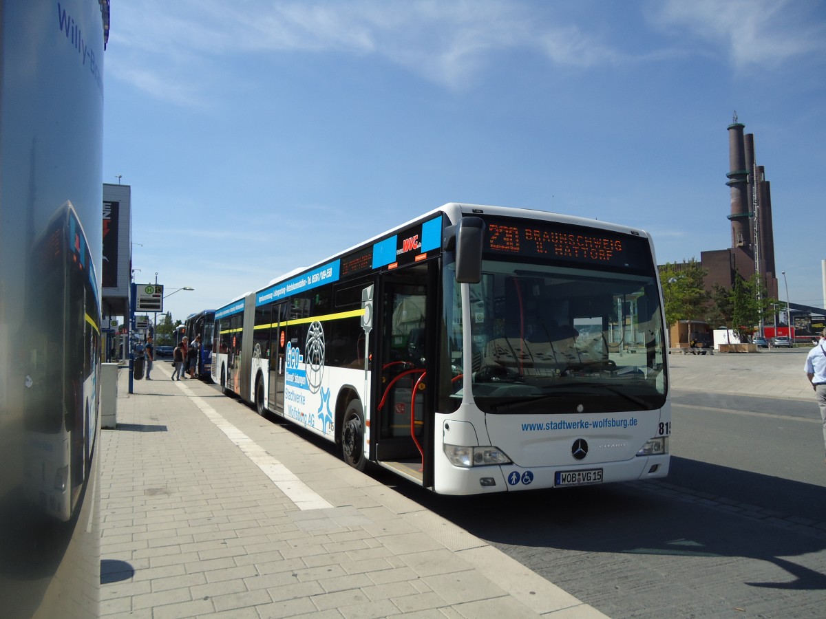 (127'747) - WVG Wolfsburg - Nr. 815/WOB-VG 15 - Mercedes am 8. Juli 2010 beim Hauptbahnhof Wolfsburg