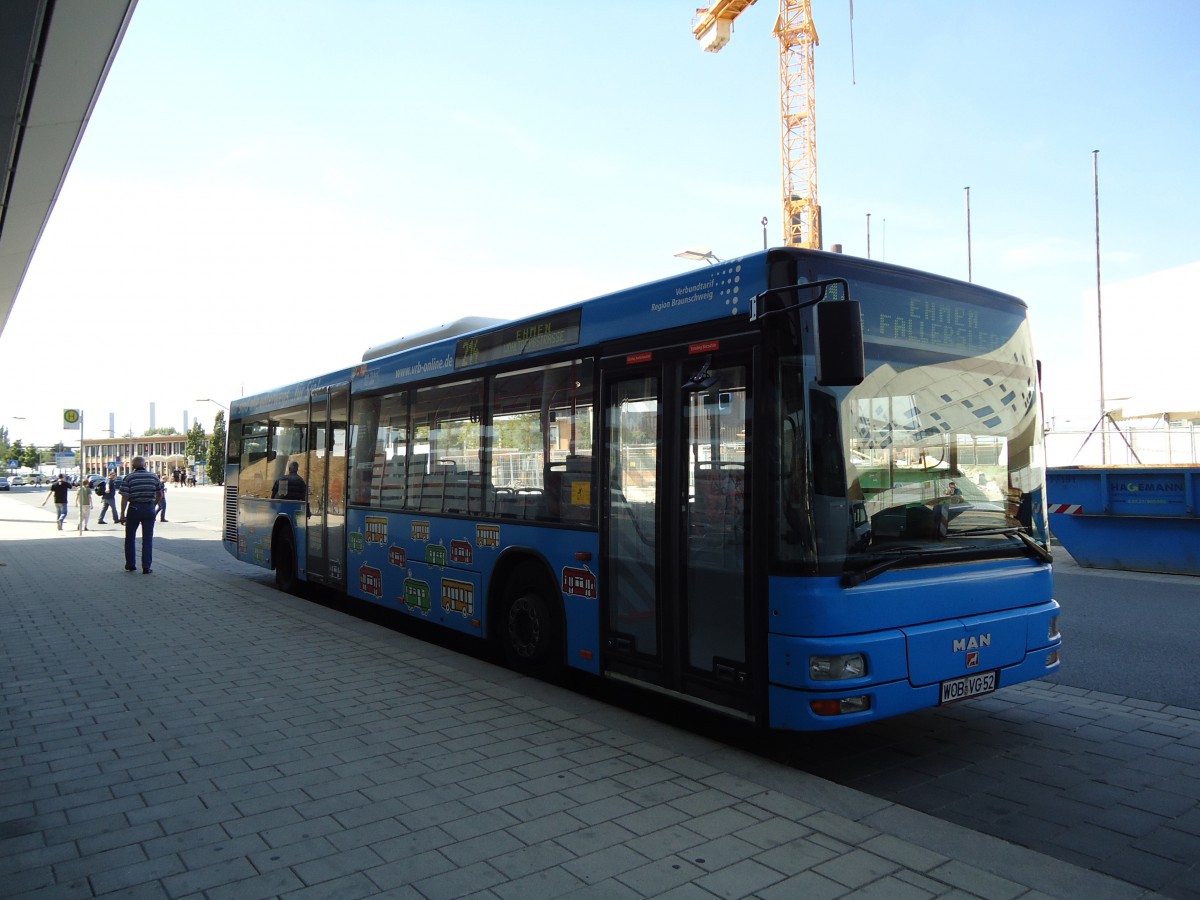 (127'760) - WVG Wolfsburg - Nr. 952/WOB-VG 52 - MAN am 8. Juli 2010 beim Hauptbahnhof Wolfsburg