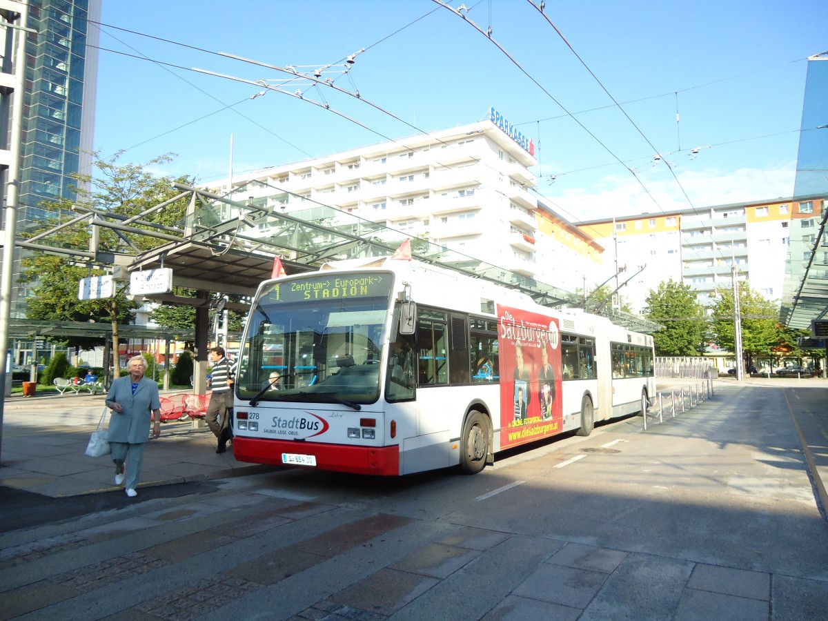 (128'316) - StadtBus, Salzburg - Nr. 278/S 654 JG - Van Hool Gelenktrolleybus (ex Nr. 0378) am 8. August 2010 beim Bahnhof Salzburg