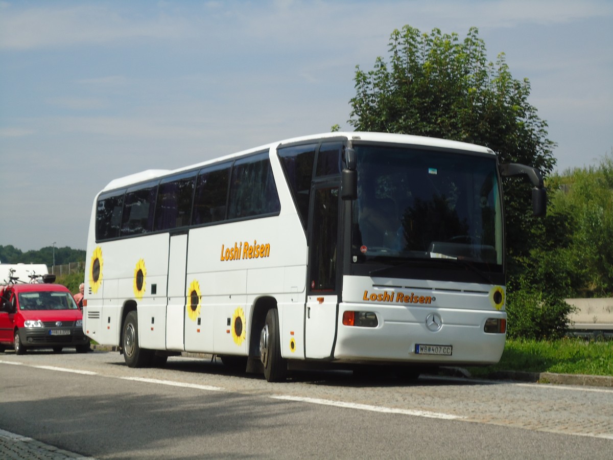 (128'348) - Loshi, Wien - WB 407 CC - Mercedes am 8. August 2010 bei Amstetten, Rastplatz