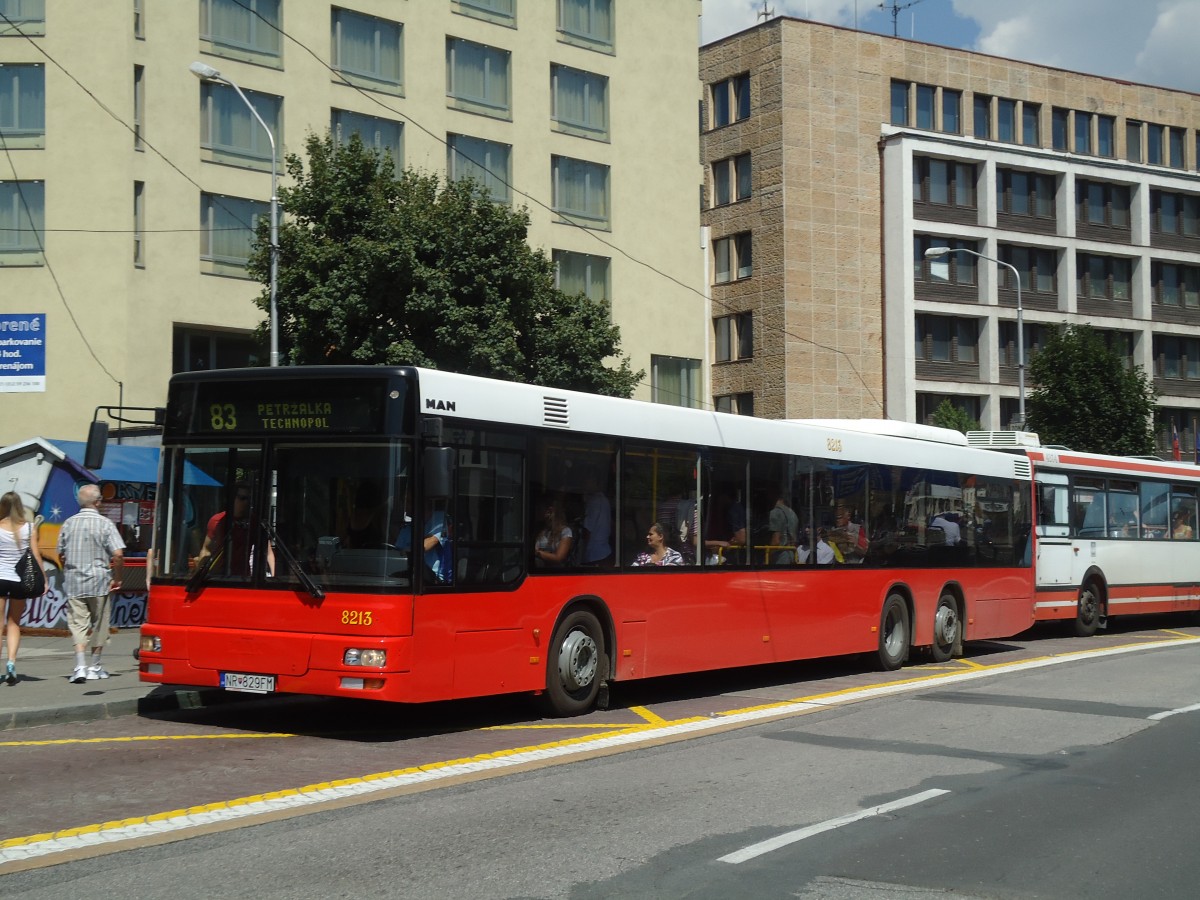 (128'508) - DPB Bratislava - Nr. 8213/NR-829FM - MAN am 10. August 2010 in Bratislava, Zochova