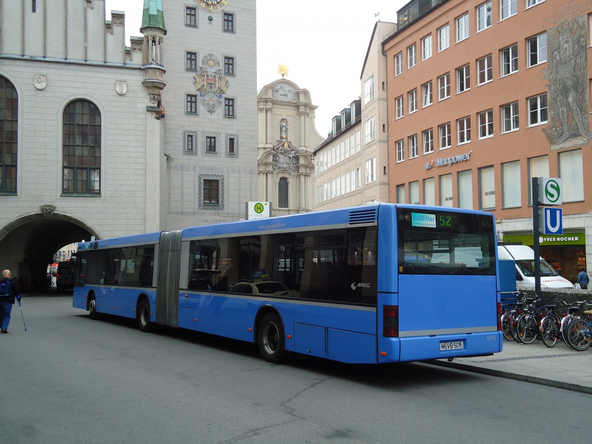 (128'599) - MVG Mnchen - Nr. 5015/M-VB 5015 - MAN am 11. August 2010 in Mnchen, Marienplatz