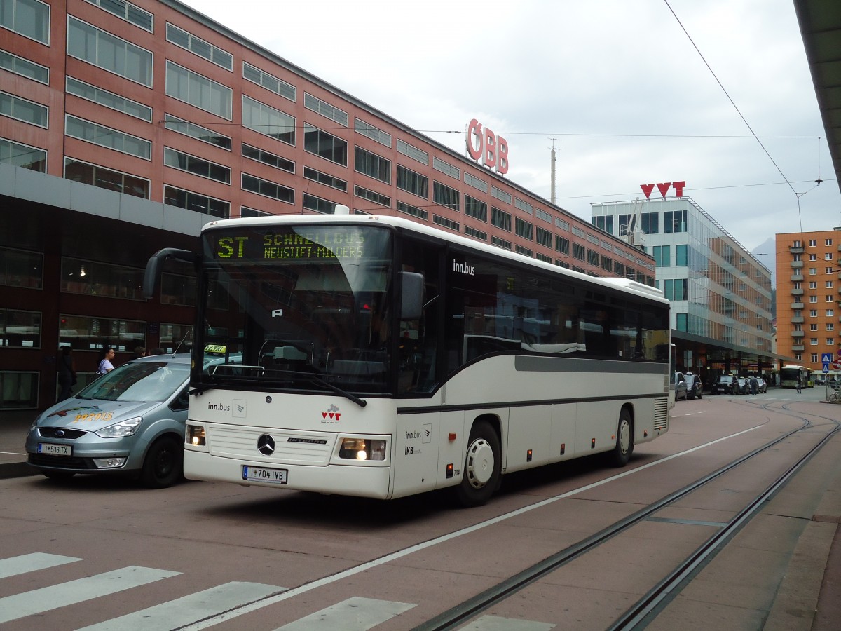 (128'646) - IVB Innsbruck - Nr. 704/I 704 IVB - Mercedes am 11. August 2010 beim Bahnhof Innsbruck