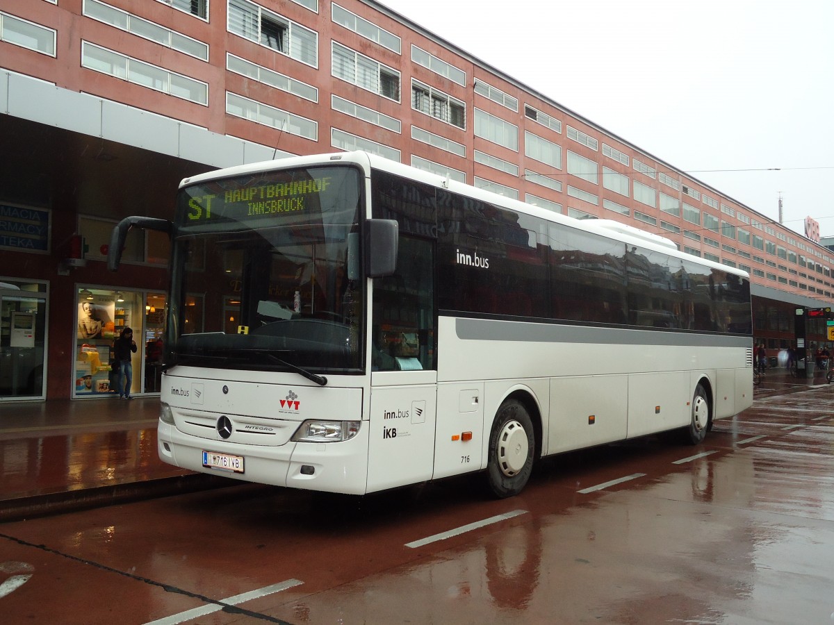 (128'669) - IVB Innsbruck - Nr. 716/I 716 IVB - Mercedes am 11. August 2010 beim Bahnhof Innsbruck