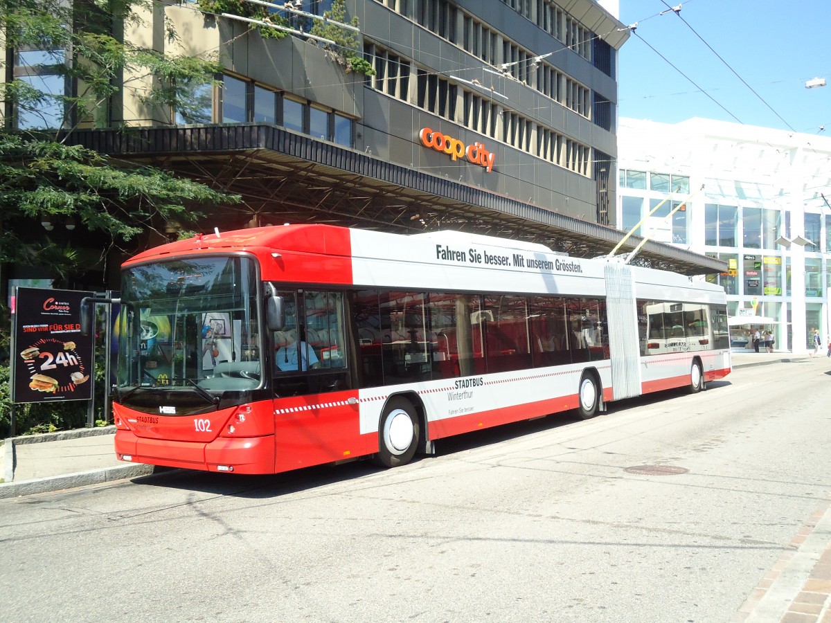 (129'030) - SW Winterthur - Nr. 102 - Hess/Hess Gelenktrolleybus am 22. August 2010 beim Hauptbahnhof Winterthur