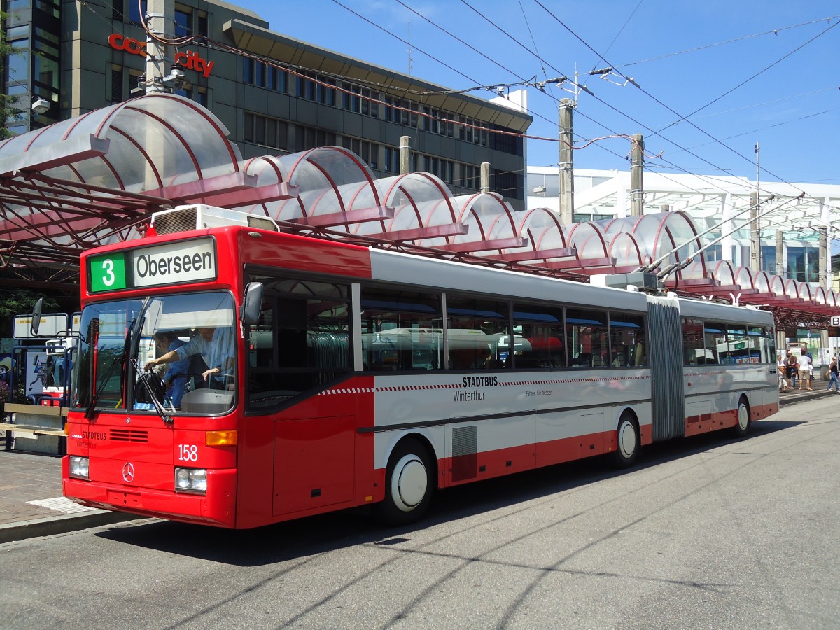 (129'047) - SW Winterthur - Nr. 158 - Mercedes Gelenktrolleybus am 22. August 2010 beim Hauptbahnhof Winterthur