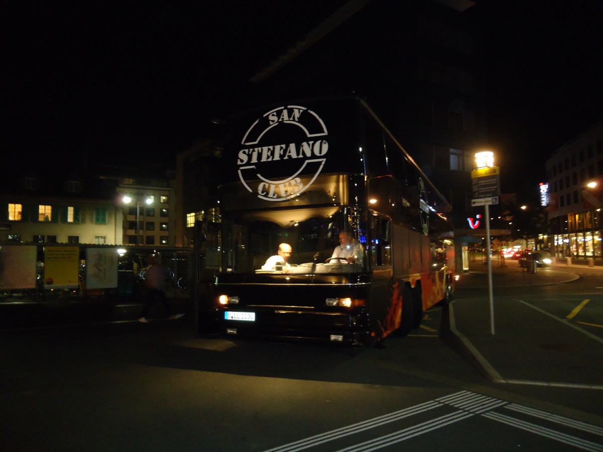 (129'224) - San Stefano Club, Ittigen - B-LL 1030 - Neoplan am 3. September 2010 beim Bahnhof Thun