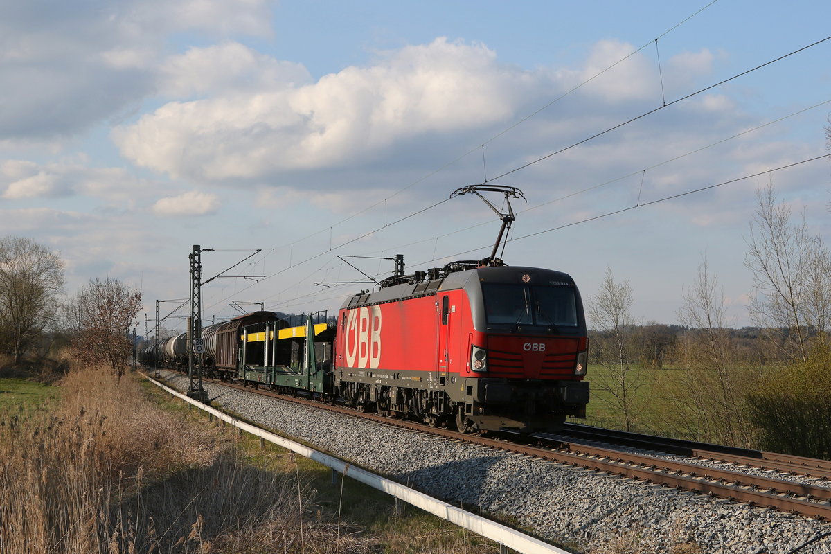 1293 014 mit einem  Mischer  aus Mnchen kommend am 16. April 2021 bei Bernau.