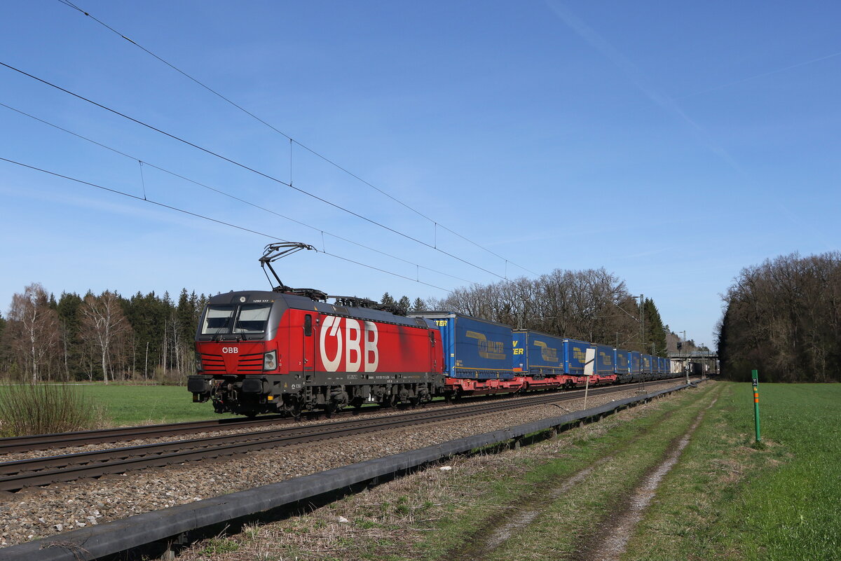 1293 177 mit dem  Walter-KLV  aus Mnchen kommend am 20. Mrz 2024 bei Brannenburg  im Inntal.