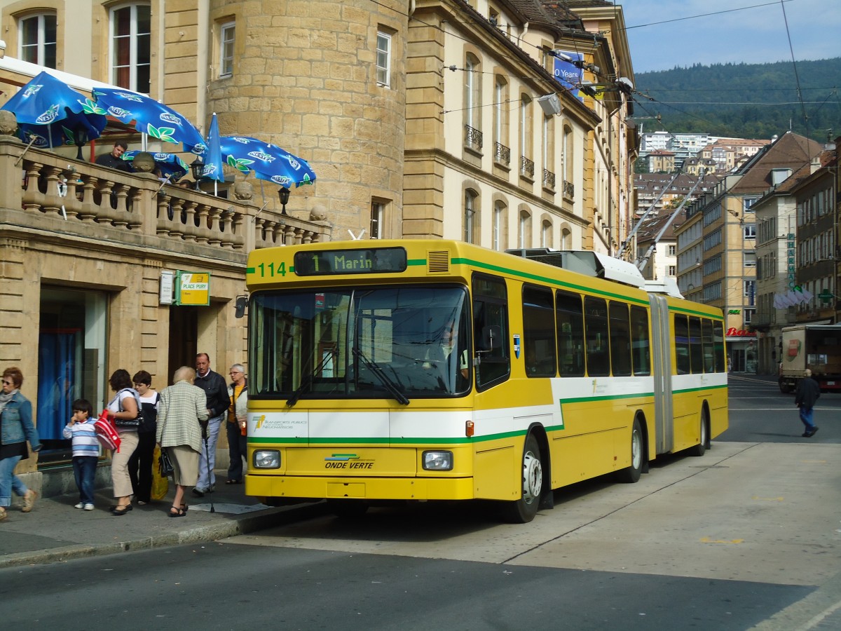 (129'528) - TN Neuchtel - Nr. 114 - NAW/Hess Gelenktrolleybus am 6. September 2010 in Neuchtel, Place Pury