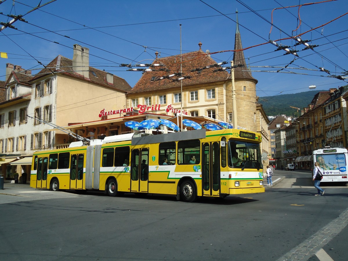 (129'549) - TN Neuchtel - Nr. 112 - NAW/Hess Gelenktrolleybus am 6. September 2010 in Neuchtel, Place Pury