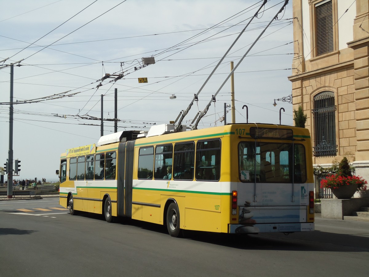 (129'563) - TN Neuchtel - Nr. 107 - NAW/Hess Gelenktrolleybus am 6. September 2010 in Neuchtel, Place Pury