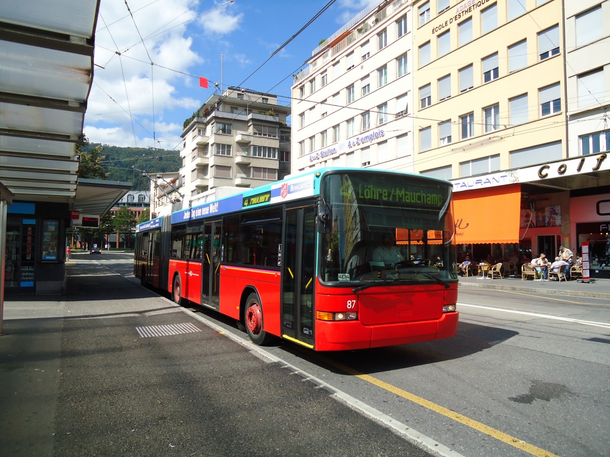 (129'638) - VB Biel - Nr. 87 - NAW/Hess Gelenktrolleybus am 12. September 2010 beim Bahnhof Biel