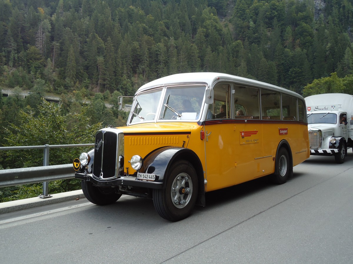 (129'872) - Dozza, Ksnacht - Nr. 6/ZH 142'445 - Saurer/Krapf (ex Roost, Steinhausen; ex Fleischmann, Schaffhausen; ex Mezger, Altdorf/SH) am 18. September 2010 bei Valendas