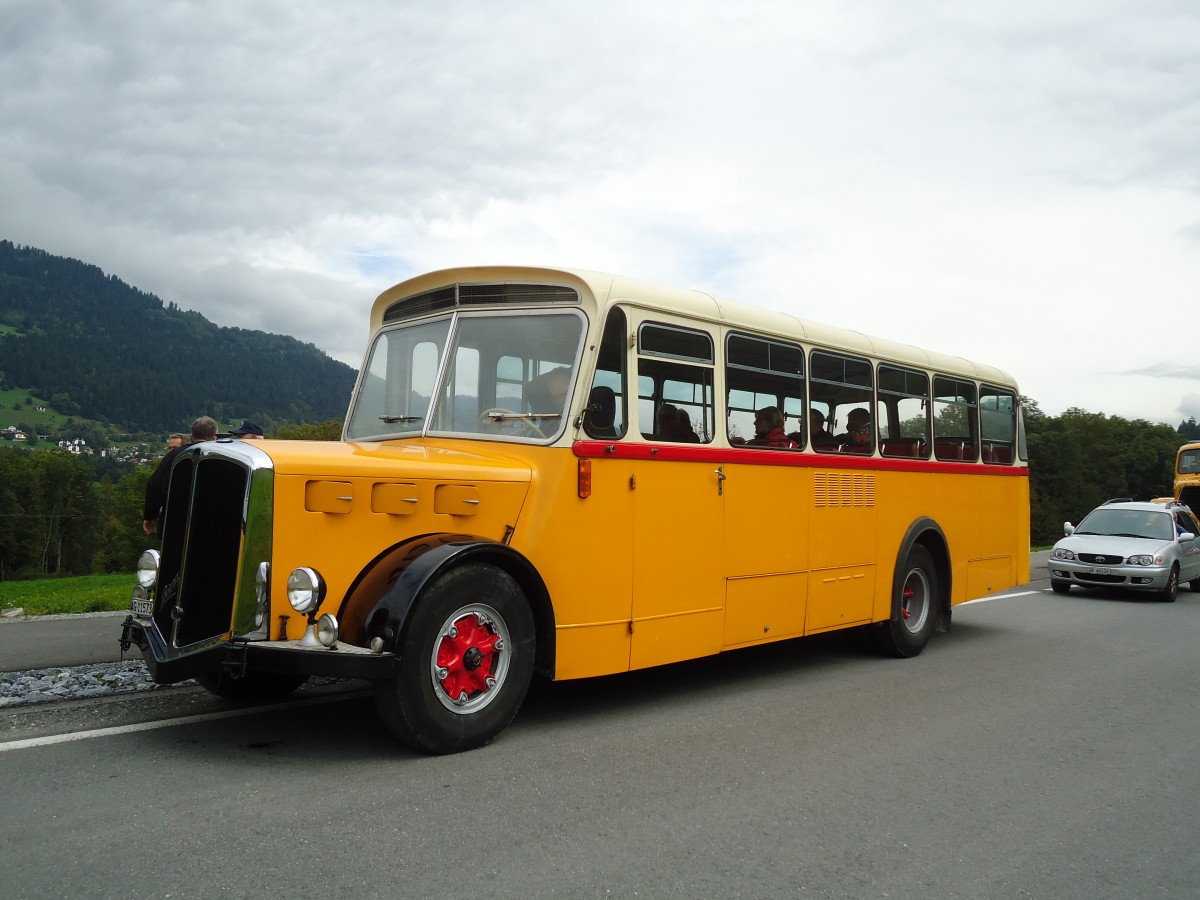 (129'894) - Stutz, Zufikon - AG 11'573 U - Berna/Hess (ex Hof, Hauenstein) am 18. September 2010 in Castrisch, Schleps