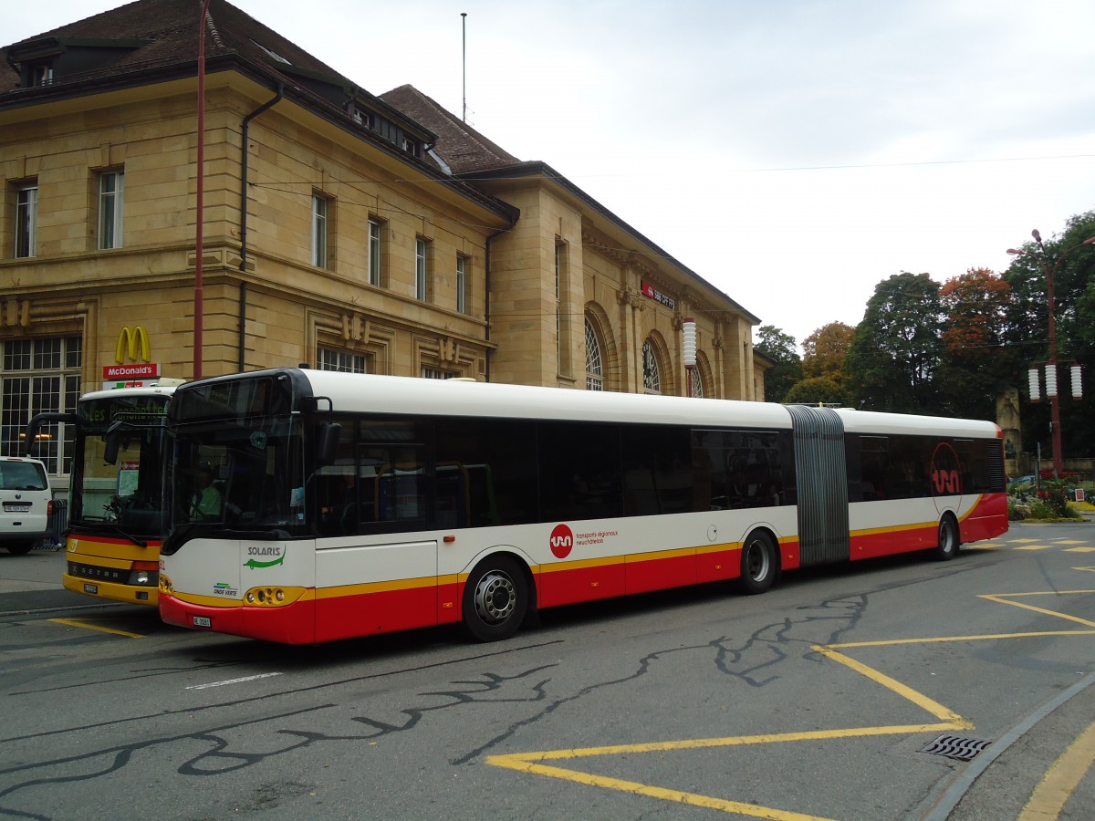 (130'152) - VR La Chaux-de-Fonds - Nr. 261/NE 20'261 - Solaris am 4. Oktober 2010 beim Bahnhof La Chaux-de-Fonds