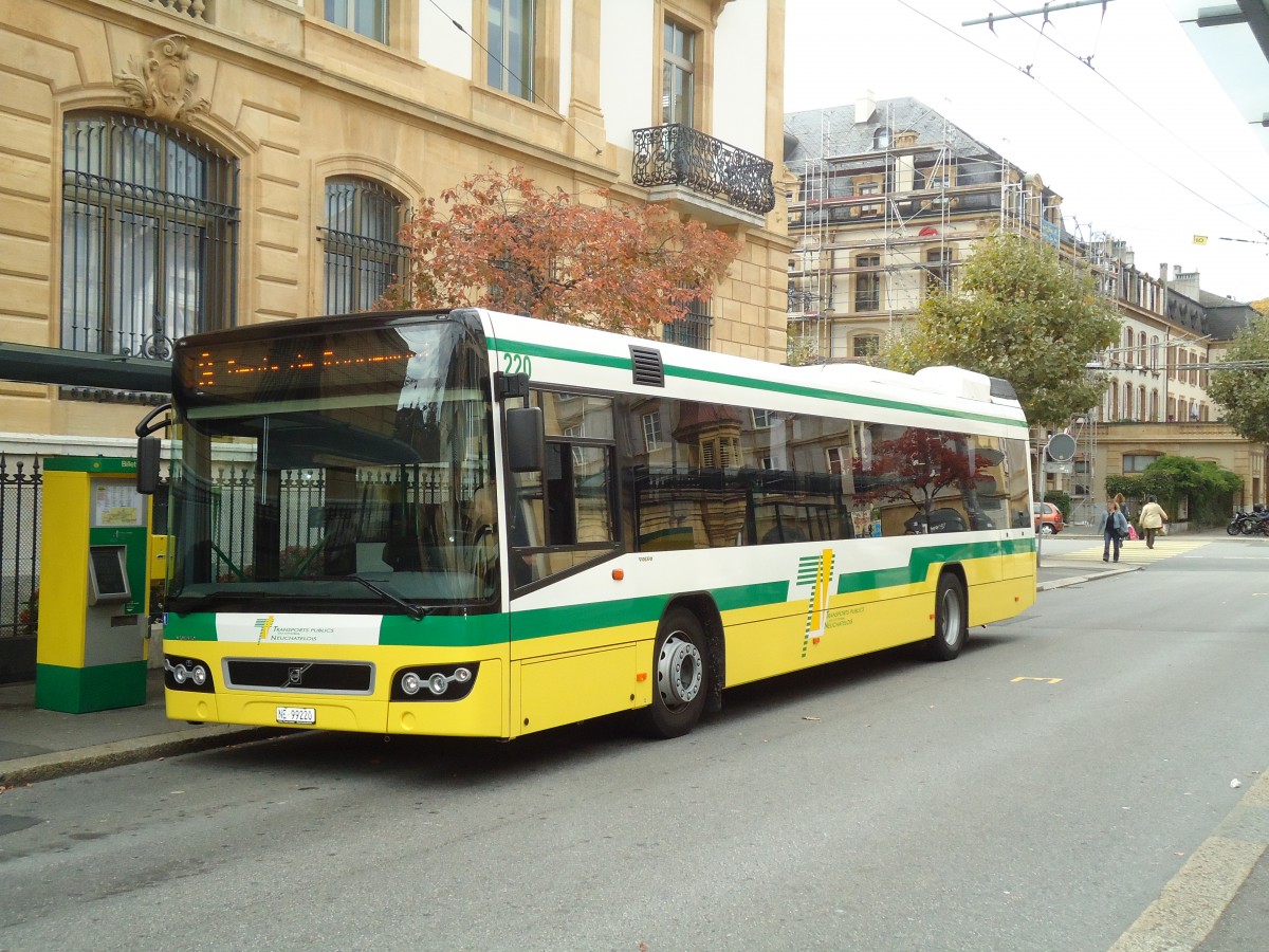 (130'214) - TN Neuchtel - Nr. 220/NE 99'220 - Volvo am 4. Oktober 2010 in Neuchtel, Place Pury