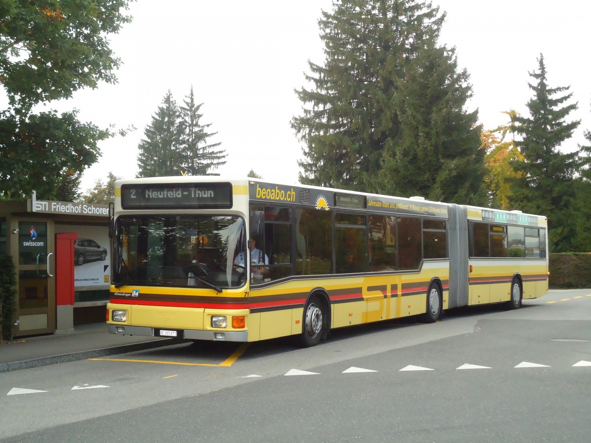 (130'390) - STI Thun - Nr. 71/BE 385'871 - MAN am 12. Oktober 2010 in Thun, Schorenfriedhof