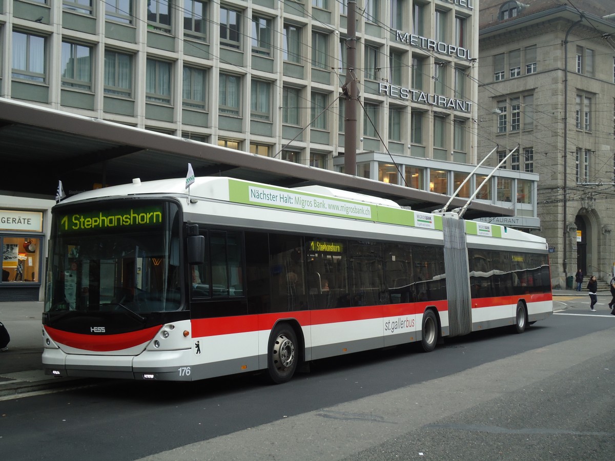 (130'432) - St. Gallerbus, St. Gallen - Nr. 176 - Hess/Hess Gelenktrolleybus am 13. Oktober 2010 beim Bahnhof St. Gallen