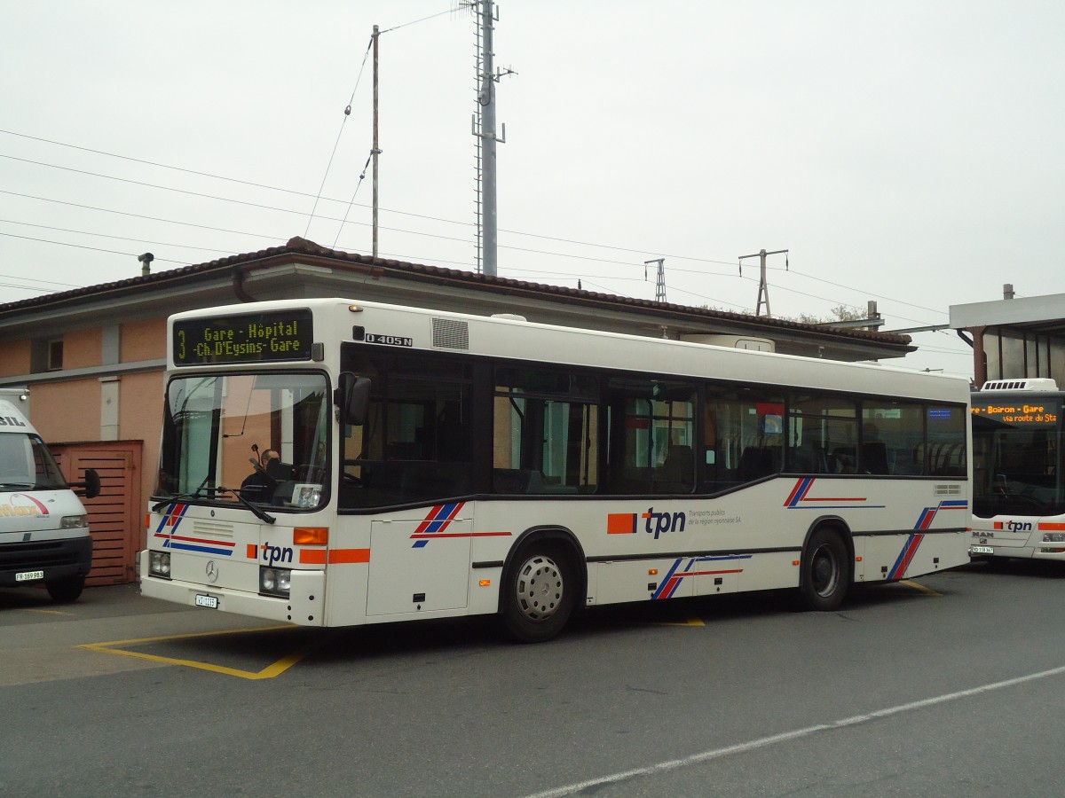 (130'457) - TPN Nyon - VD 1235 - Mercedes am 14. Oktober 2010 beim Bahnhof Nyon