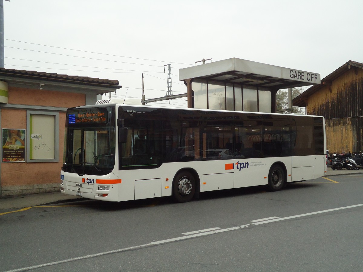 (130'458) - TPN Nyon - VD 318'367 - MAN am 14. Oktober 2010 beim Bahnhof Nyon