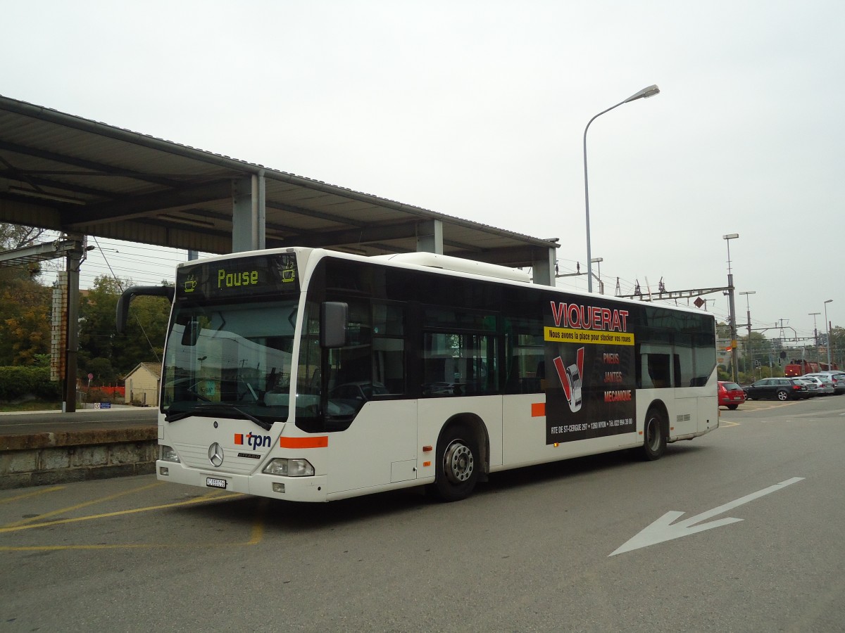 (130'466) - TPN Nyon - VD 588'016 - Mercedes am 14. Oktober 2010 beim Bahnhof Nyon