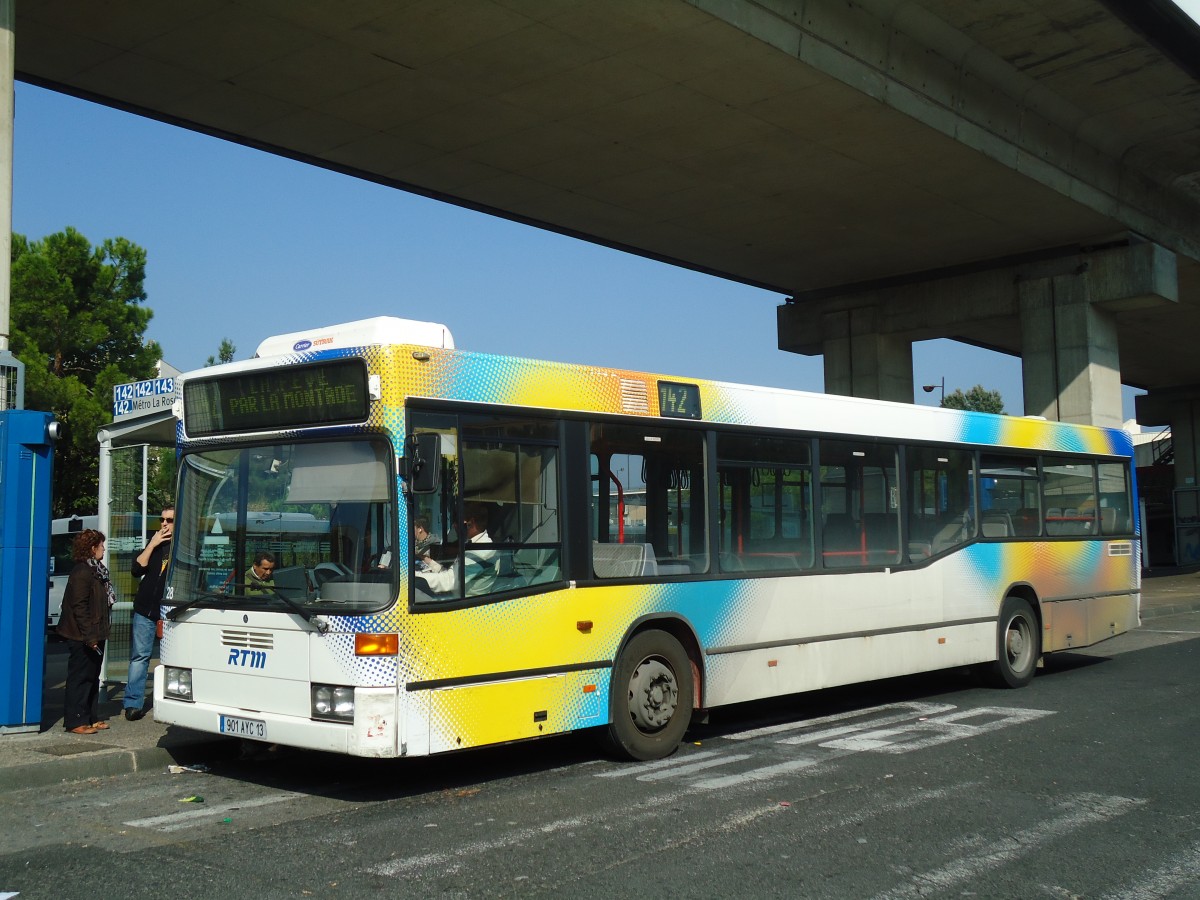 (130'551) - RTM Marseille - Nr. 28/901 AYC 13 - Mercedes am 15. Oktober 2010 in Marseille, La Rose